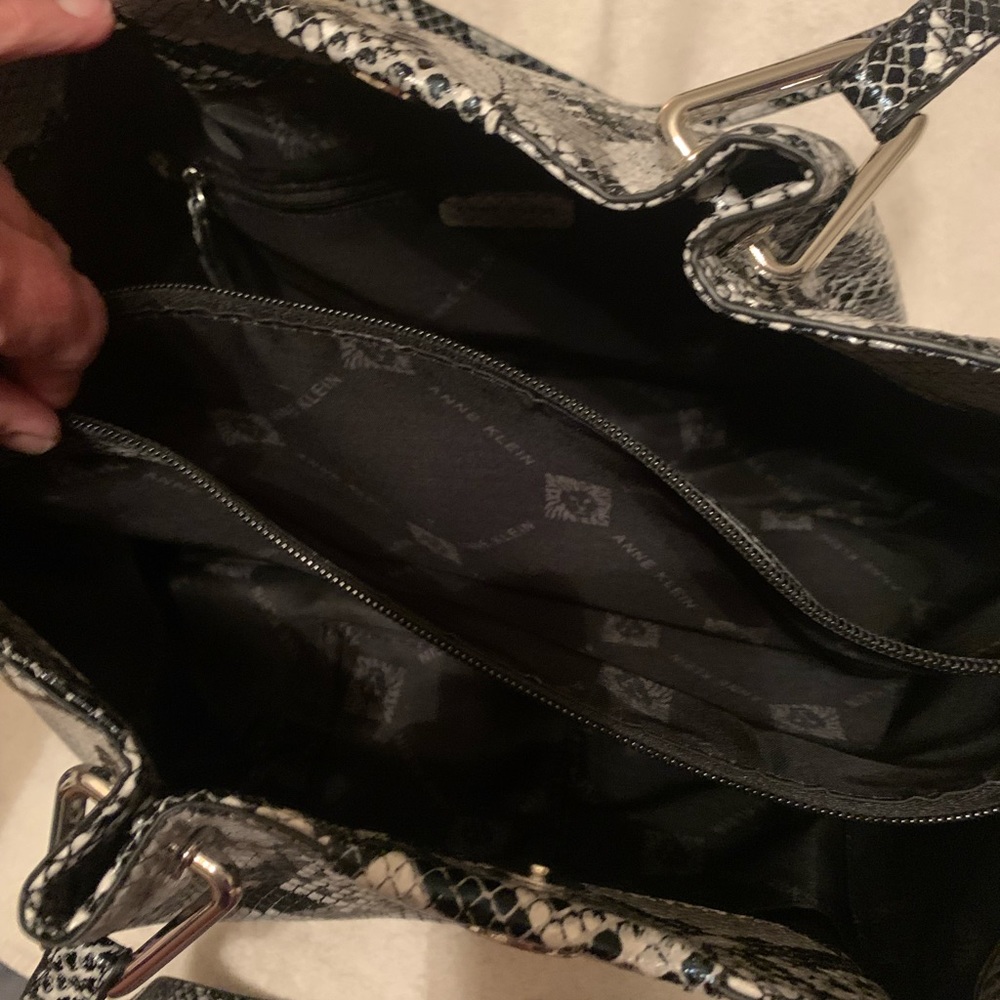 Anne Klein Addison bag - Picture 4 of 5